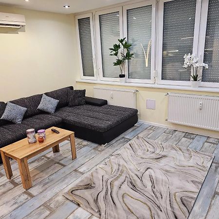 Urban Loft Apartment Salgótarján Bagian luar foto