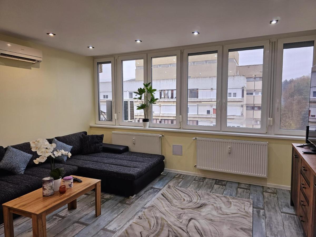 Urban Loft Apartment Salgótarján Bagian luar foto