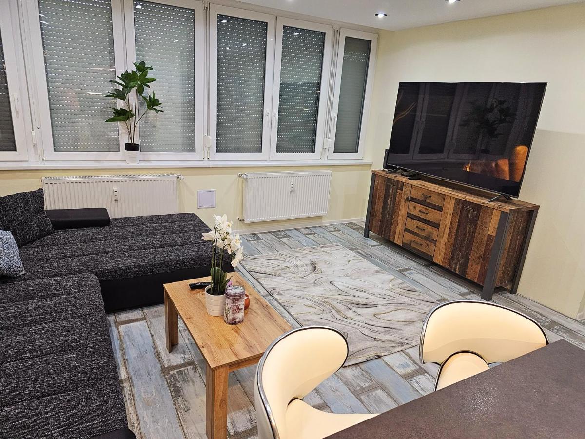 Urban Loft Apartment Salgótarján Bagian luar foto