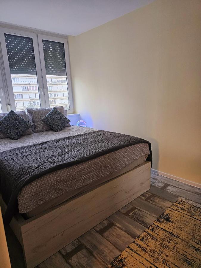 Urban Loft Apartment Salgótarján Bagian luar foto