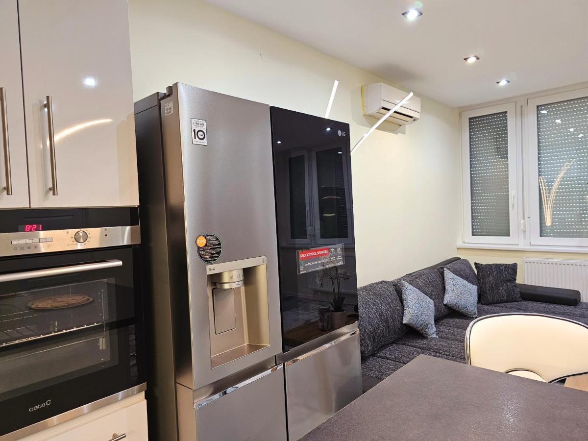 Urban Loft Apartment Salgótarján Bagian luar foto