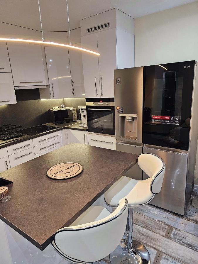 Urban Loft Apartment Salgótarján Bagian luar foto