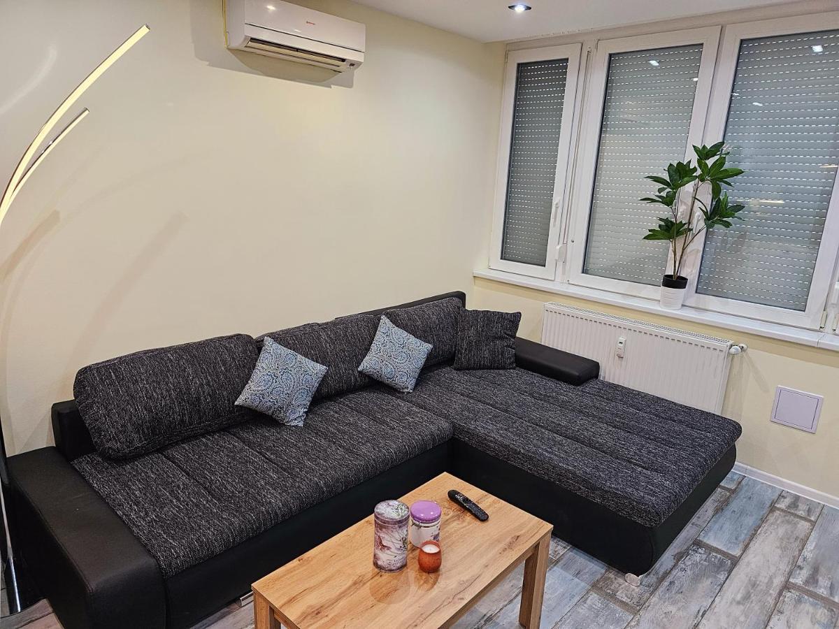 Urban Loft Apartment Salgótarján Bagian luar foto